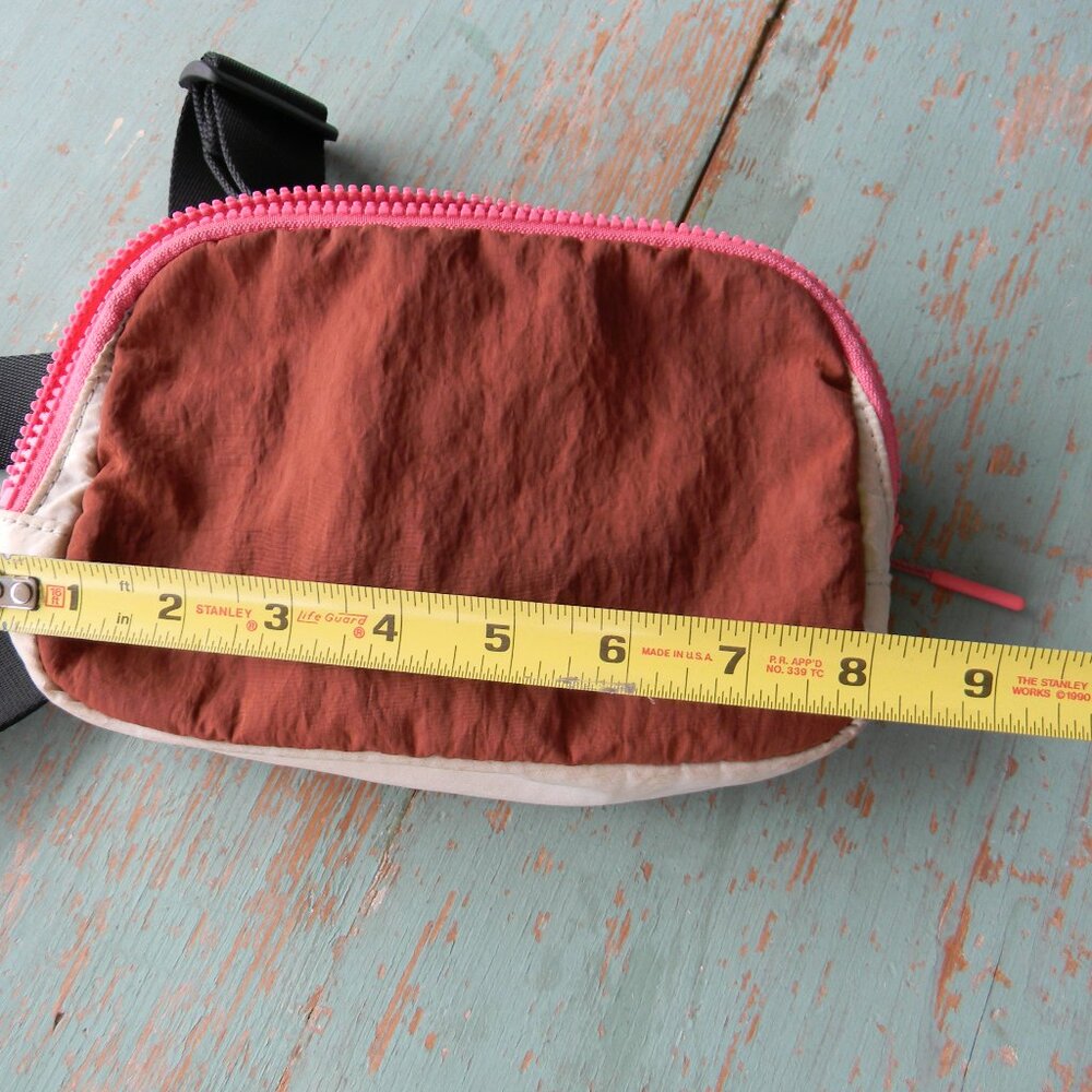 Lululemon Everywhere Belt Bag TERRACOTTA/BEIGE COLORBLOCK - Picture 3 of 9